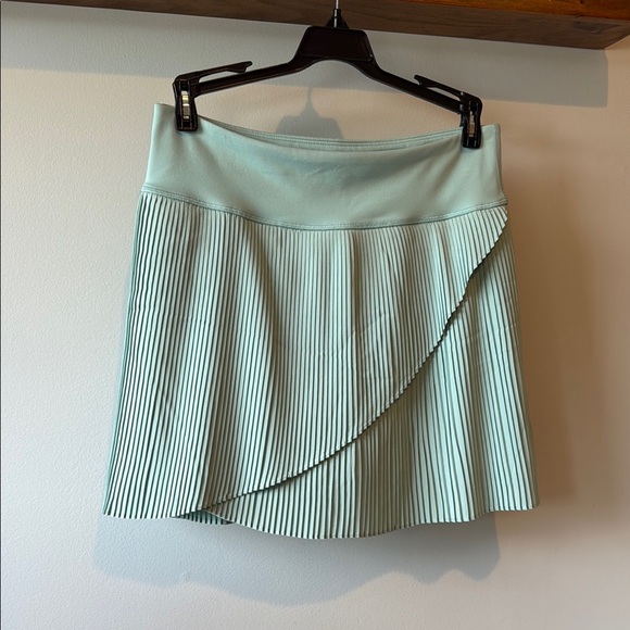 Yogalicious Light Green Lightstreme Hybrid Arabella Skort - Picture 1 of 6